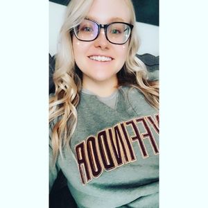 Meet your Posher, Steph